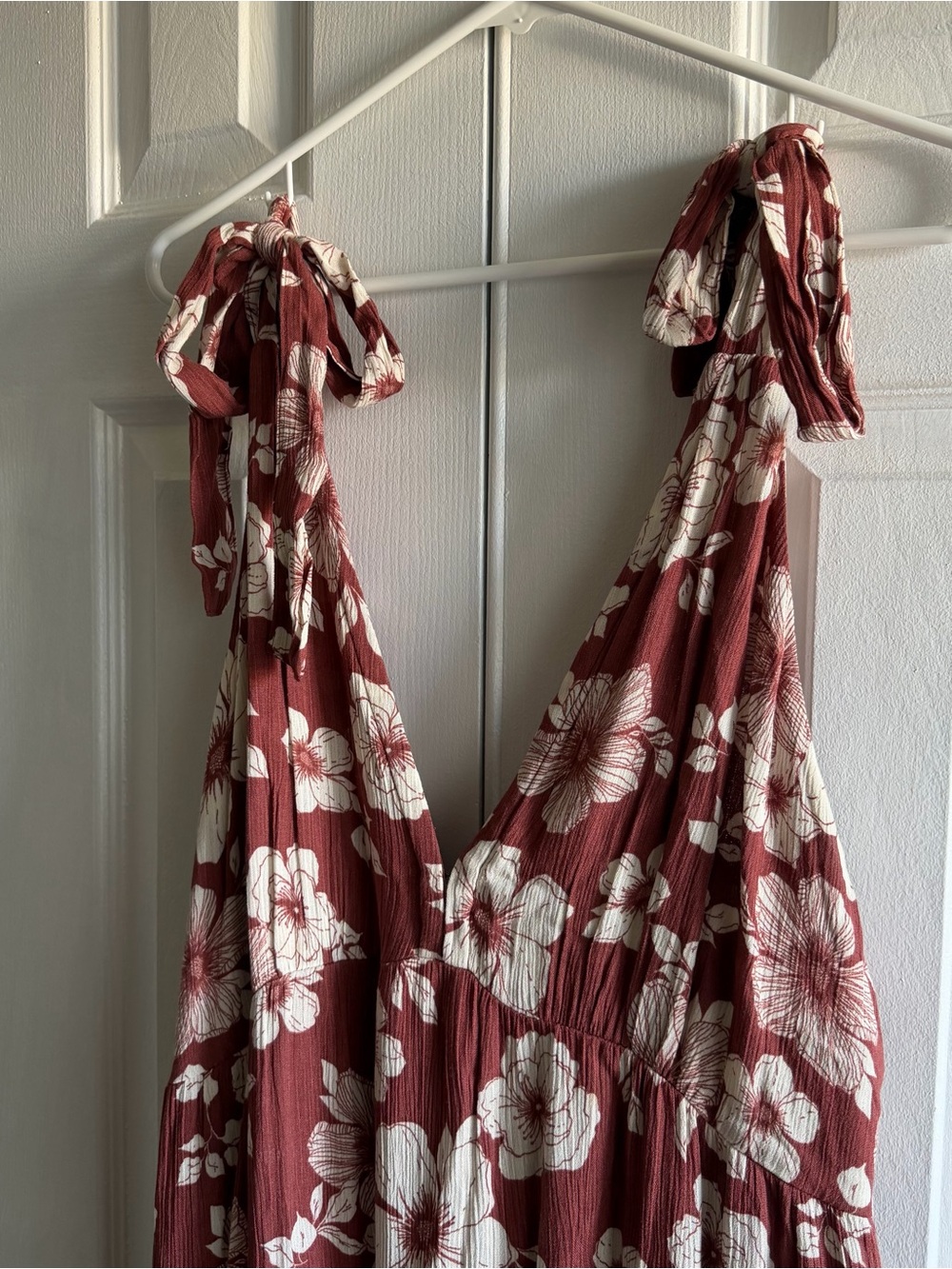 Abercrombie & Fitch Tie-Strap Floral Maxi Dress - Picture 3 of 6